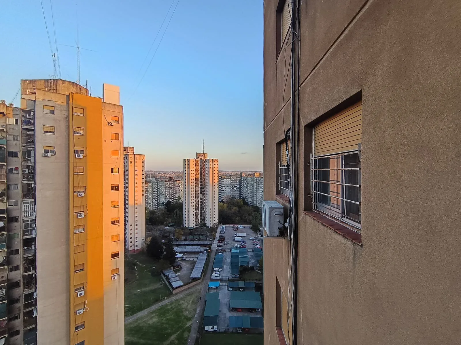 DEPTO DE 4 AMBIENTES CON DOS BAÑOS, TORRE 10 EN PISO ALTO, Barrio Gral Savio III 10 - Villa Lugano foto 5