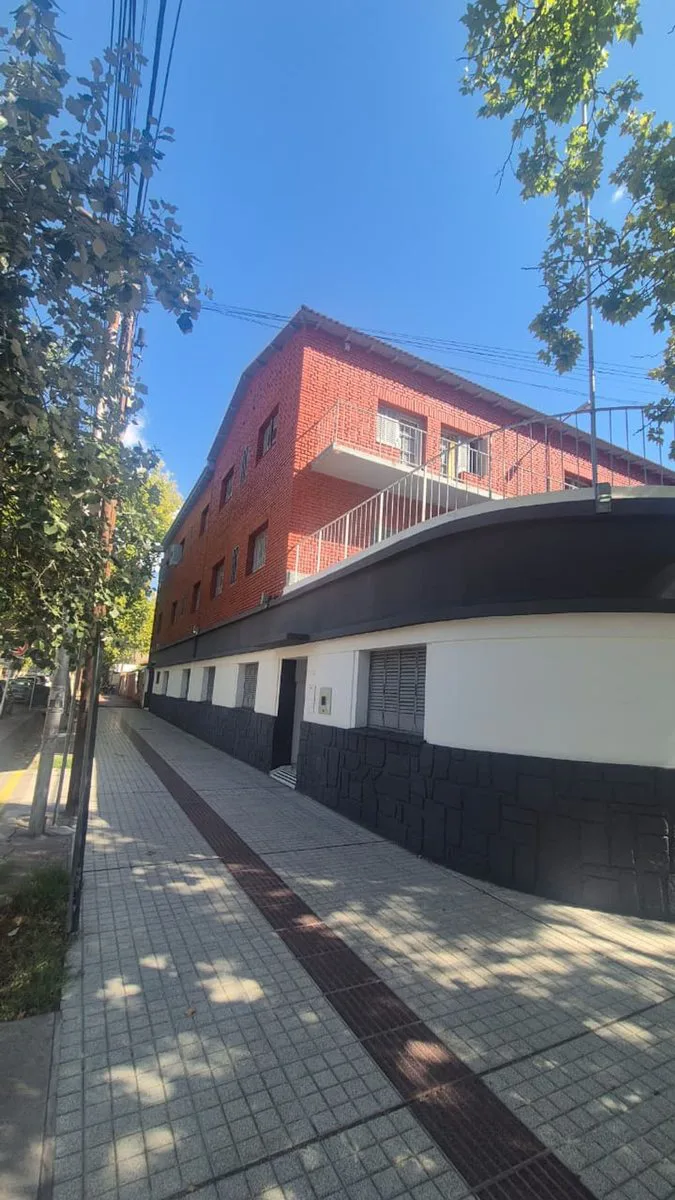 VENTA EDIFICIO C/CLINICA Y POTENCIAL DESARROLLO foto 2