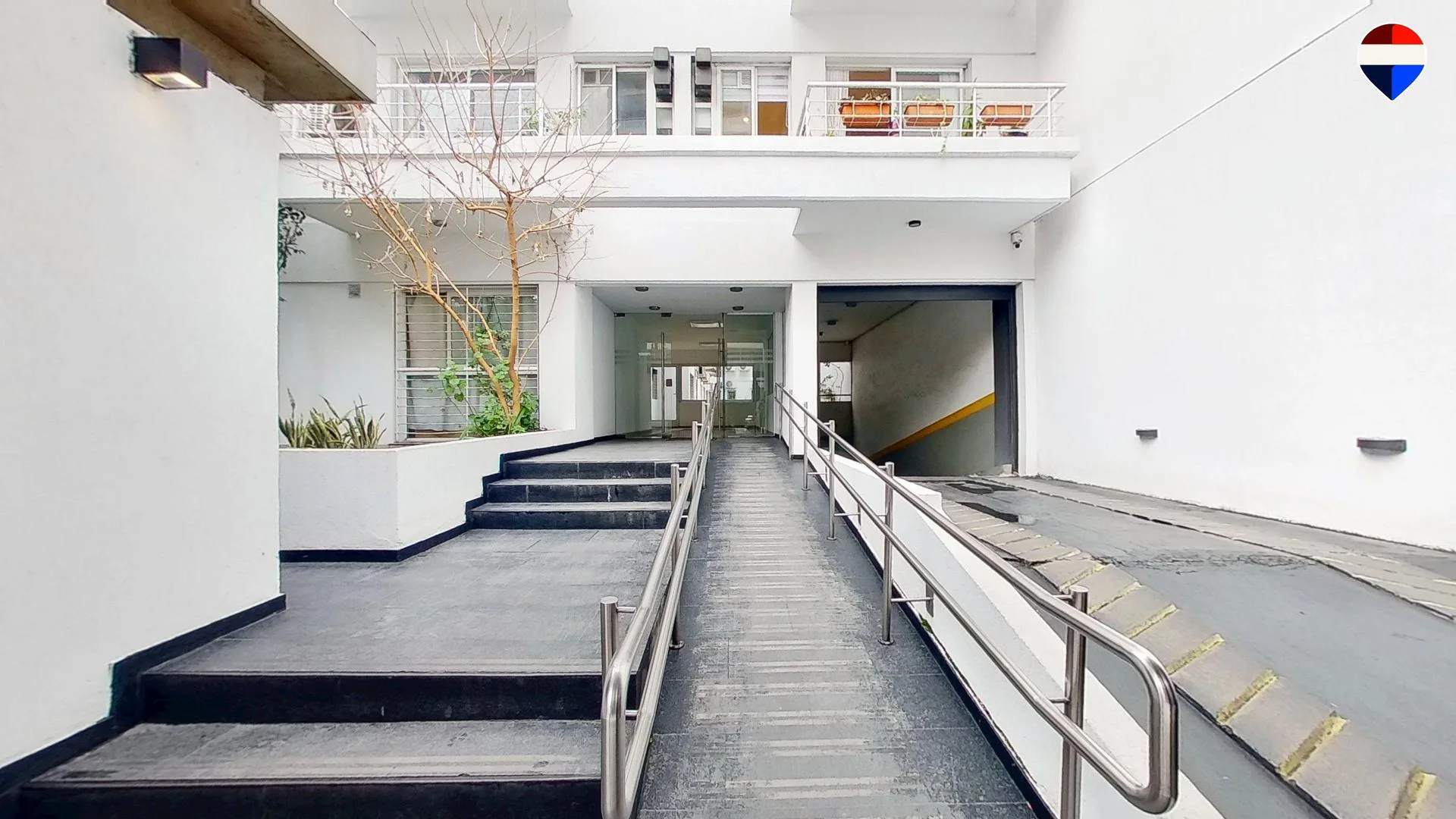 VENTA DEPTO 3 AMB. C/BALCÓN Y COCHERA VILLA CRESPO foto 3