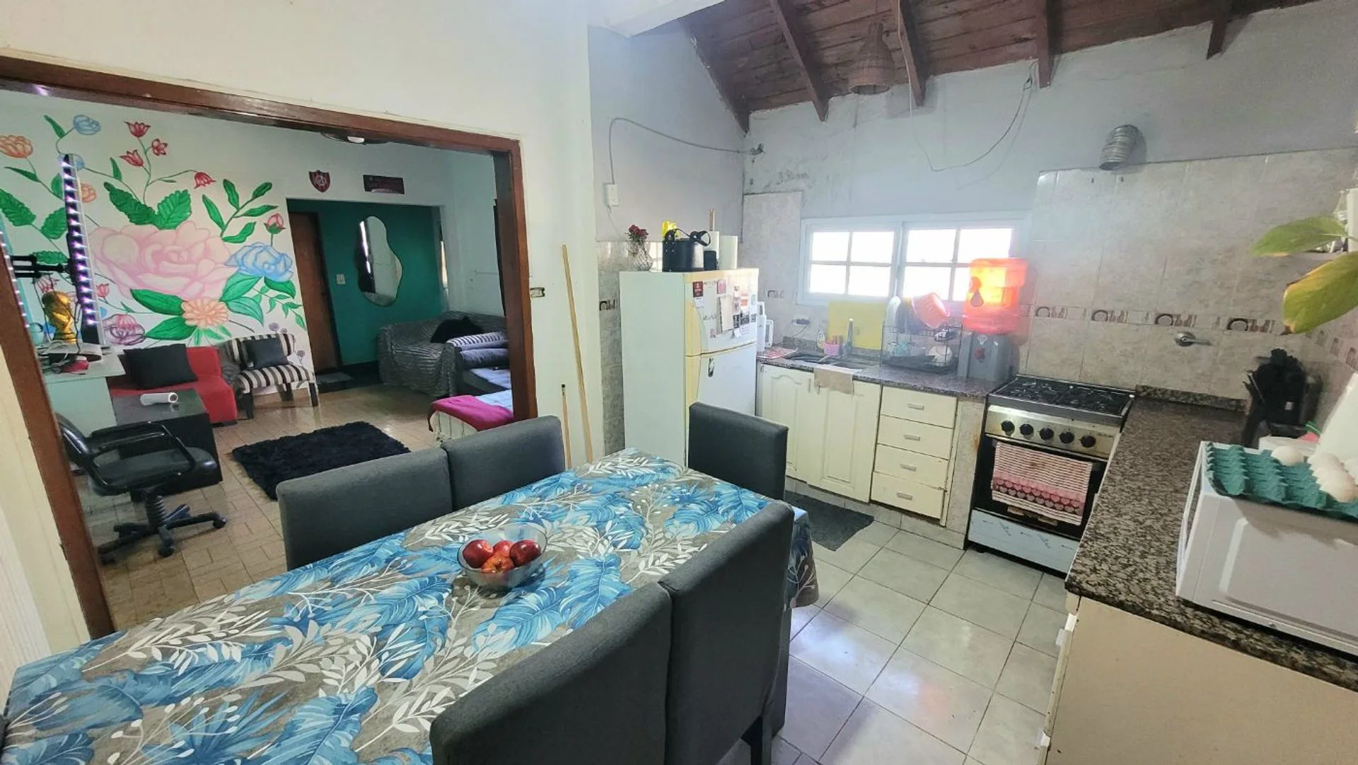 Casa en venta de 4 amb + depto de 2 amb - Moreno foto 2