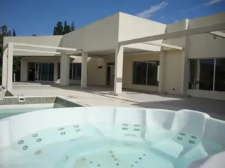 MAGNÍFICA CASA CON COSTA AL LAGO EN VILLA CARLOS PAZ, 45 mts de Costa Directa, Barrio Villa del Lago foto 3