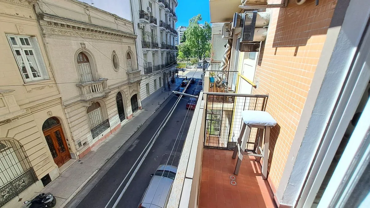 VENTA TRES AMB C / COCH FIJA- MEJOR ZONA CABALLITO foto 3