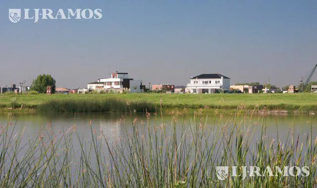Lote al río en venta en San Benito foto 2