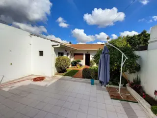 Casa 5 amb venta con cochera y quincho foto 2