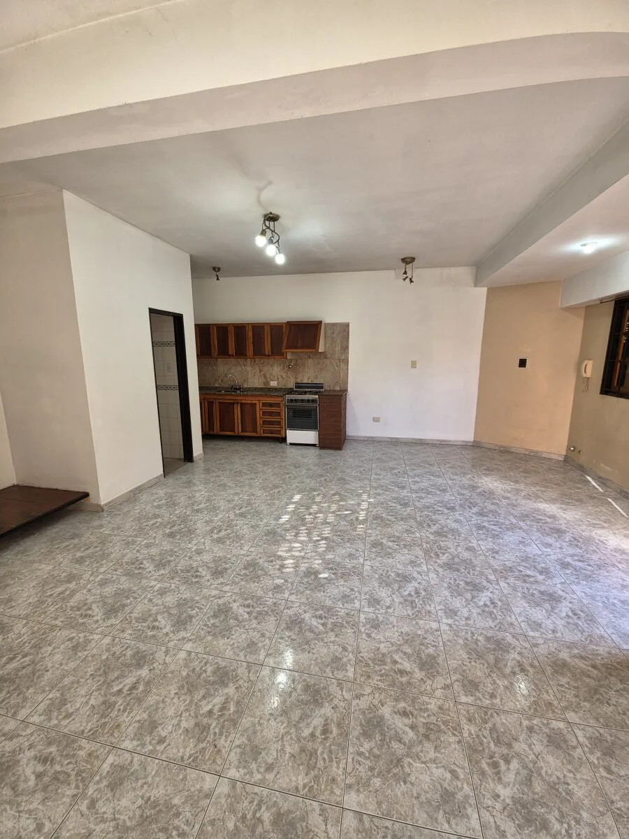 ¡OPORTUNIDAD EN TAPIALES! PH DÚPLEX 3 AMBIENTES CON PATIO – APTO CRÉDITO foto 3