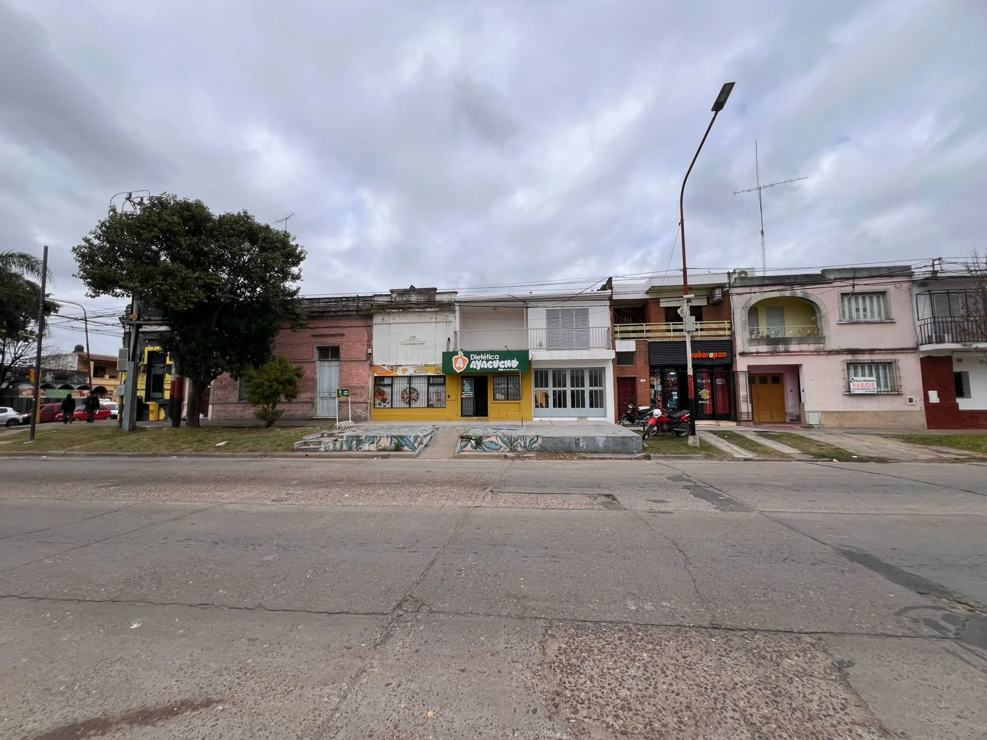 Casa con local comercial  Av. Churruarín, Paraná foto 2