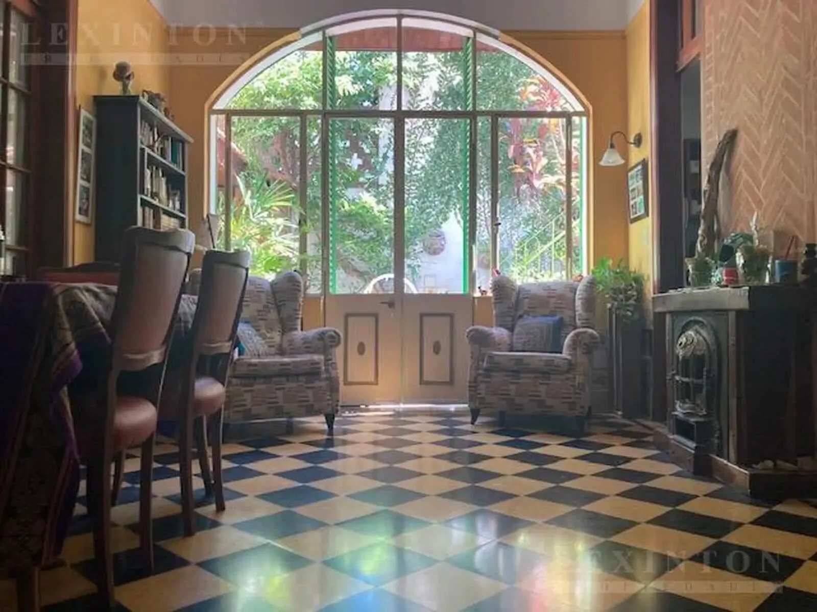 VENTA CASONA HISTÓRICA COLEGIALES SIN EXPENSAS COCHERA PARRILLA TERRAZA PATIO foto 4