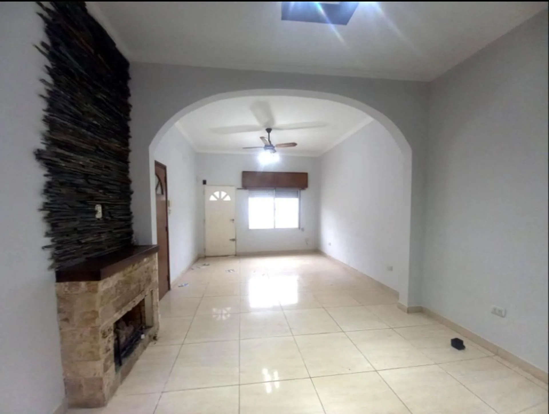 Venta Casa 3 Dormitorios Cochera foto 2