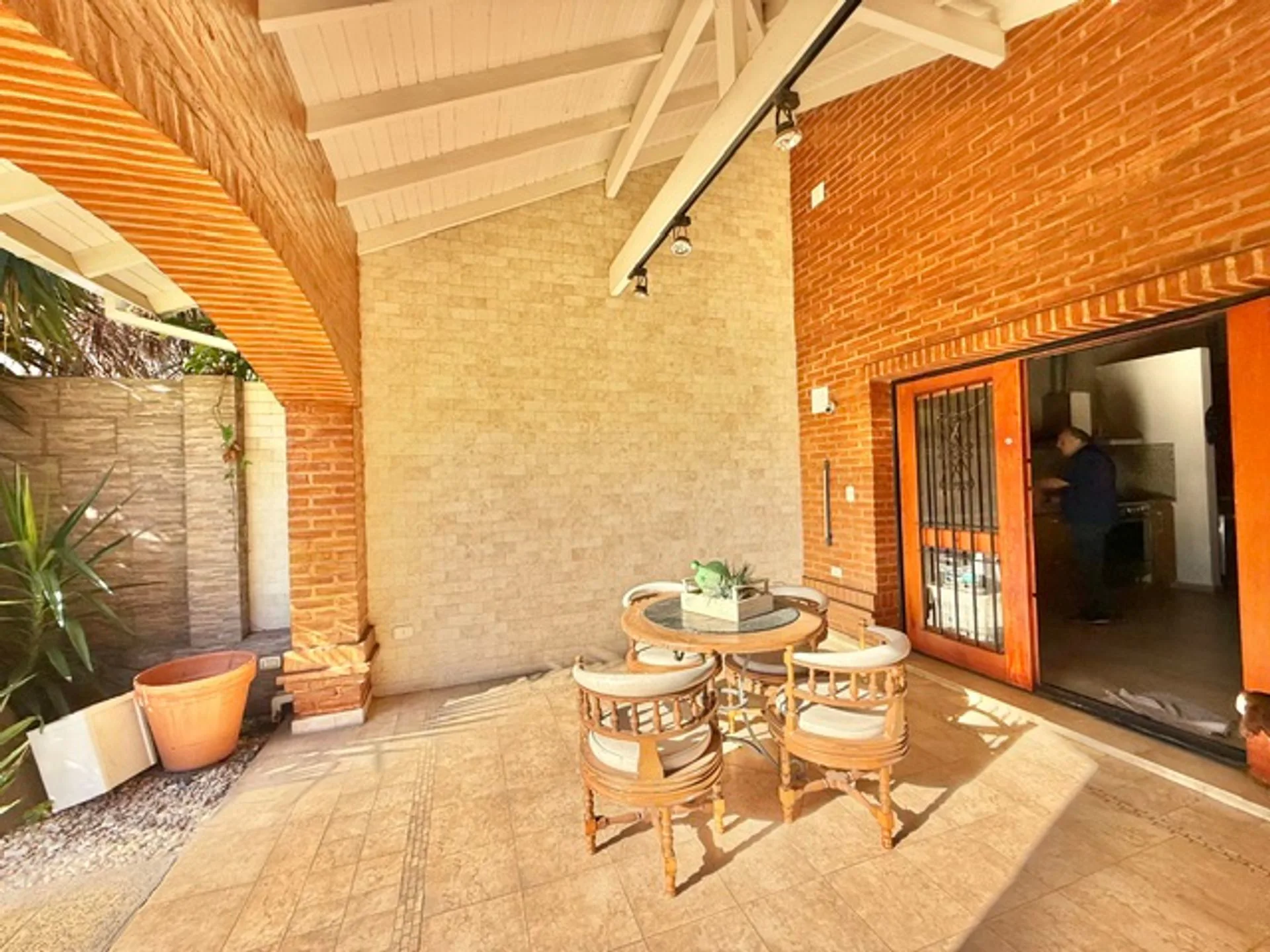 VENTA DE 2 CASAS y 1 DEPARTAMENTO EN MONTE GRANDE foto 4