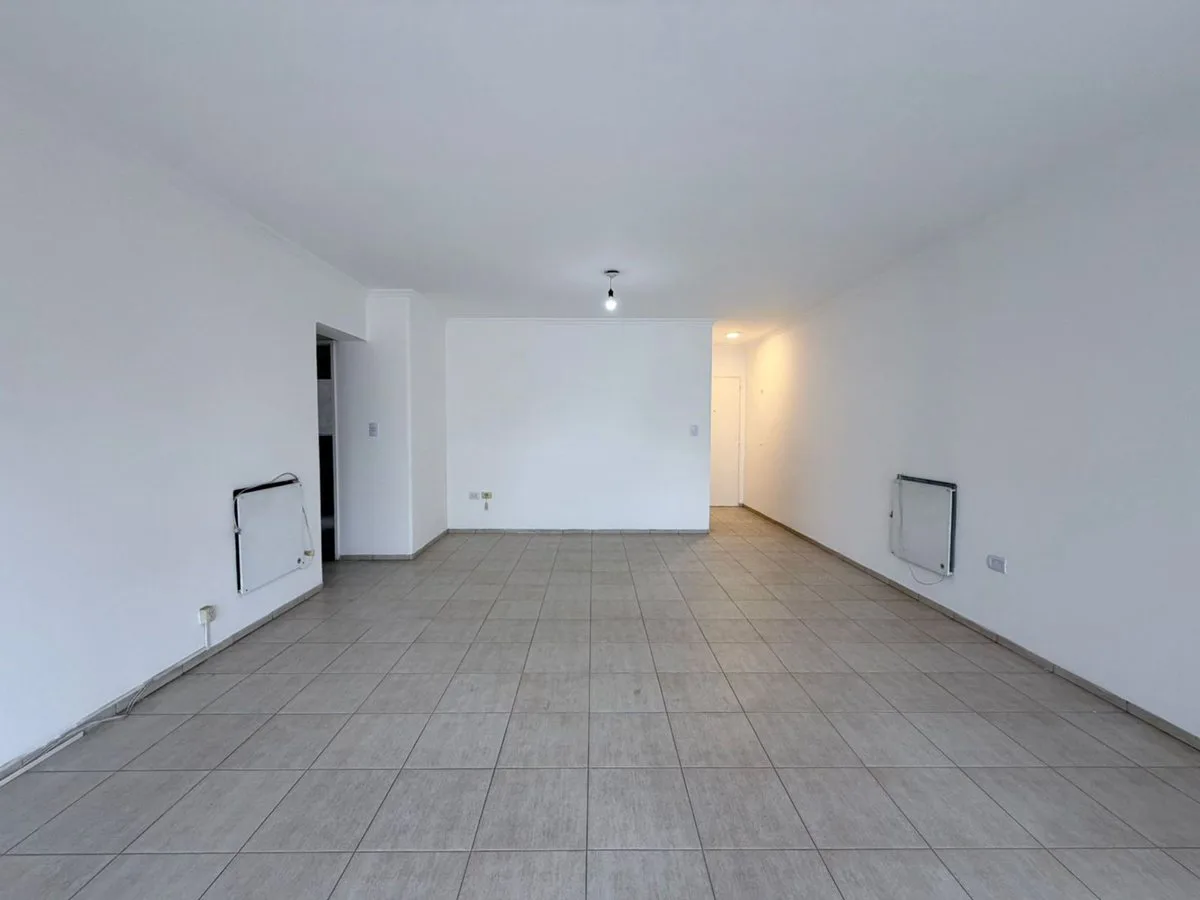 VENTA DEPARTAMENTO 2 DORMITORIOS BARRIO NORTE foto 3