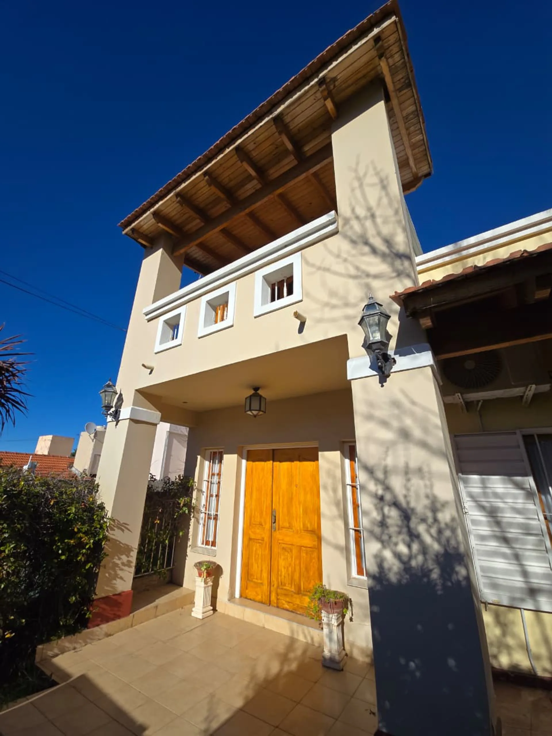 CASA EN VENTA BARRIO CERROS COLORADOS JUANA KOSLAY foto 3
