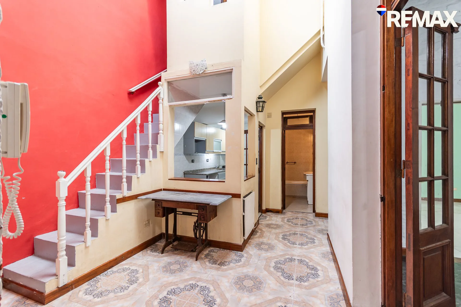 VENTA ESPECTACULAR CASA 4 AMBIENTES EN PATERNAL foto 4
