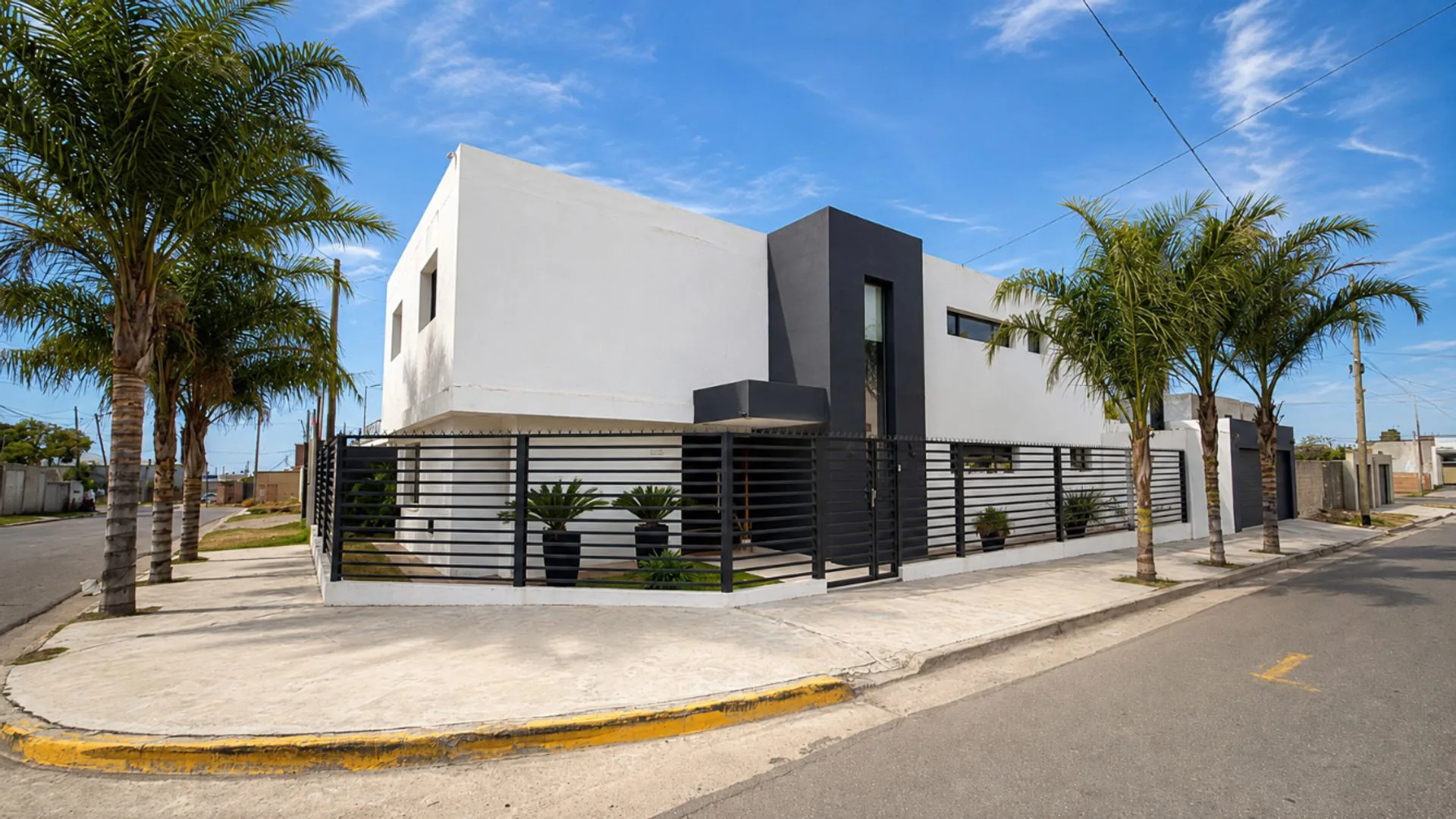 SE VENDE CASA PREMIUM ZONA ALTA, FINANCIABLE foto 2