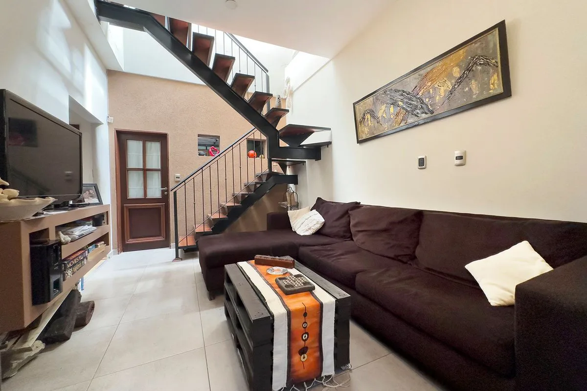 RAMOS MEJIA OPORT VENTA CASA 5 AMB PILETA JDIN GGE foto 2
