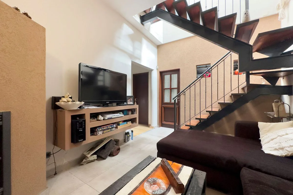 RAMOS MEJIA OPORT VENTA CASA 5 AMB PILETA JDIN GGE foto 3