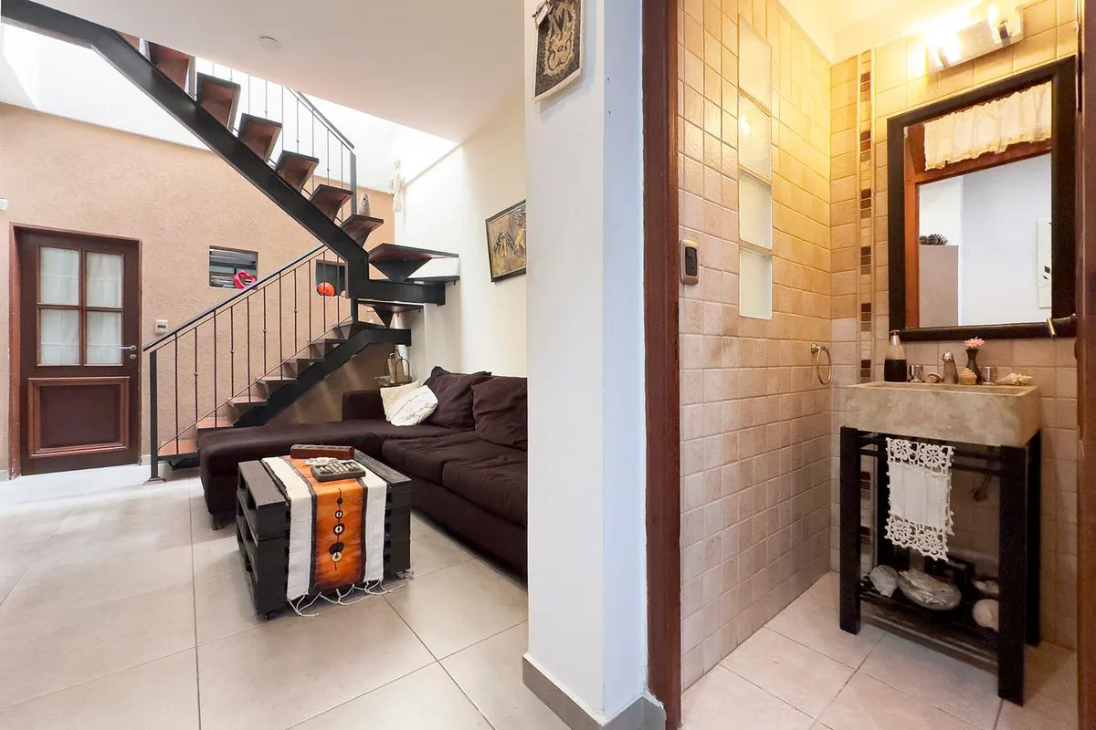 RAMOS MEJIA OPORT VENTA CASA 5 AMB PILETA JDIN GGE foto 5
