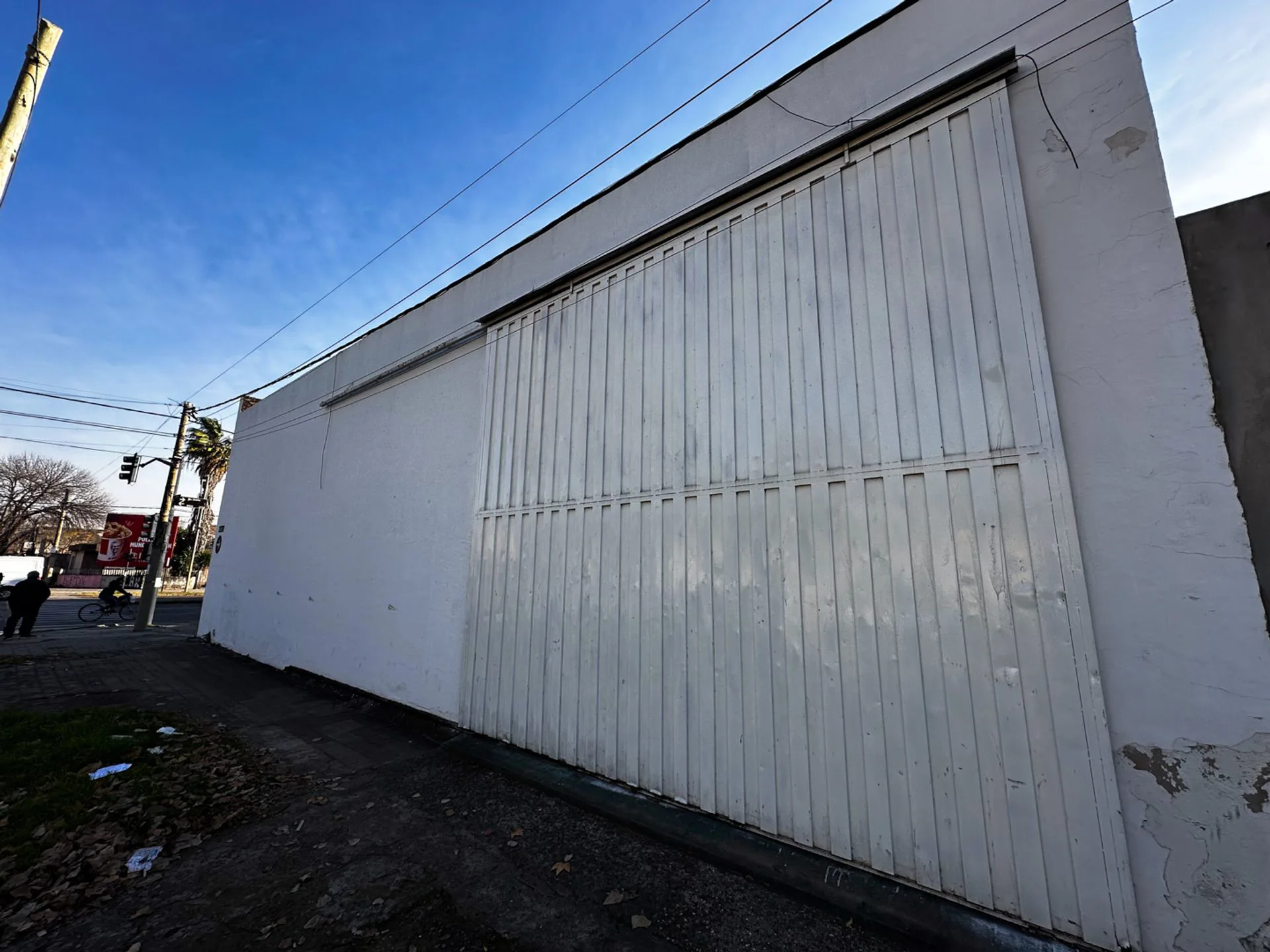 Galpón + Salón en venta sobre Bv. Oroño 402 mt2 foto 2