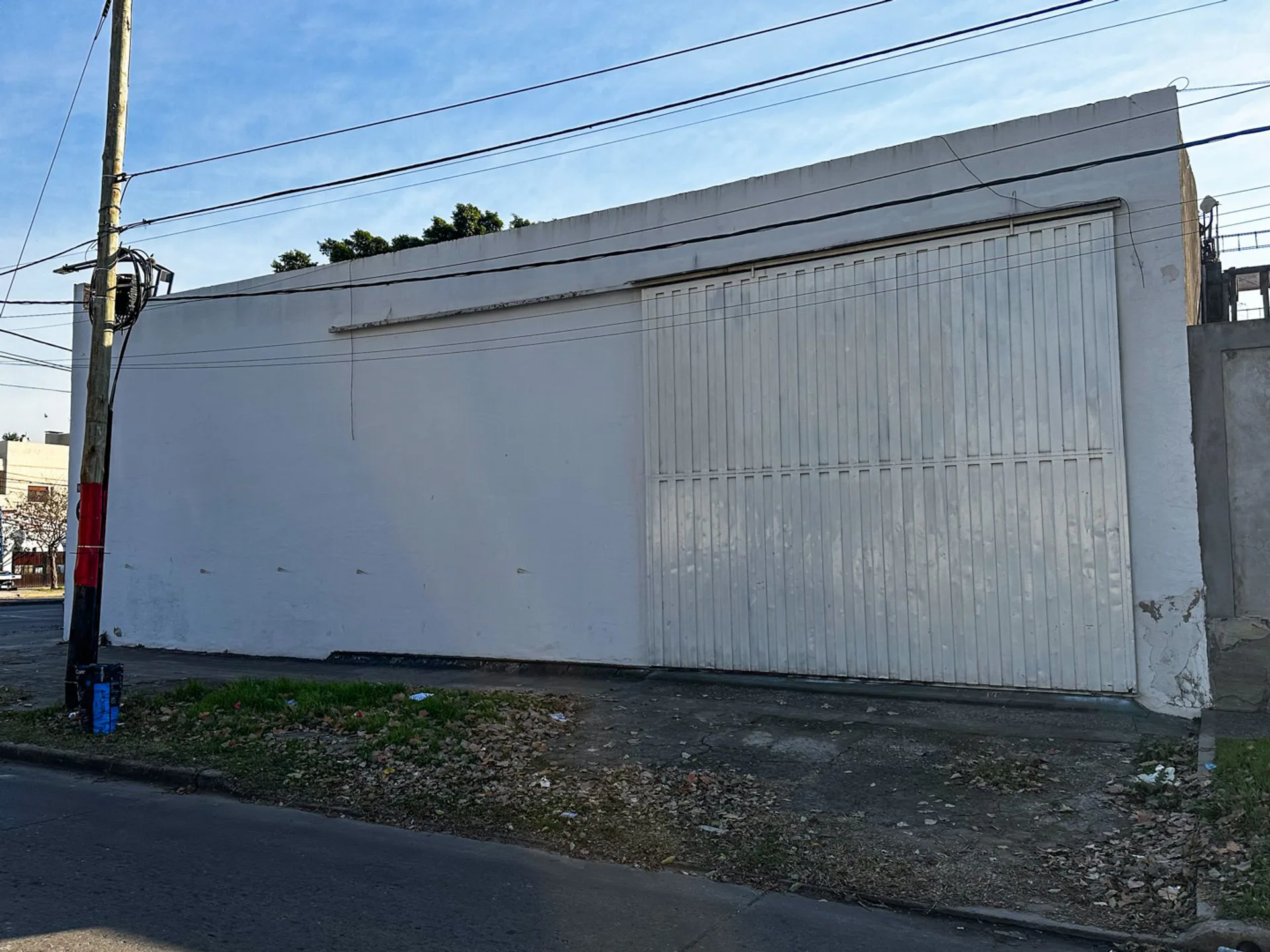 Galpón + Salón en venta sobre Bv. Oroño 402 mt2 foto 3