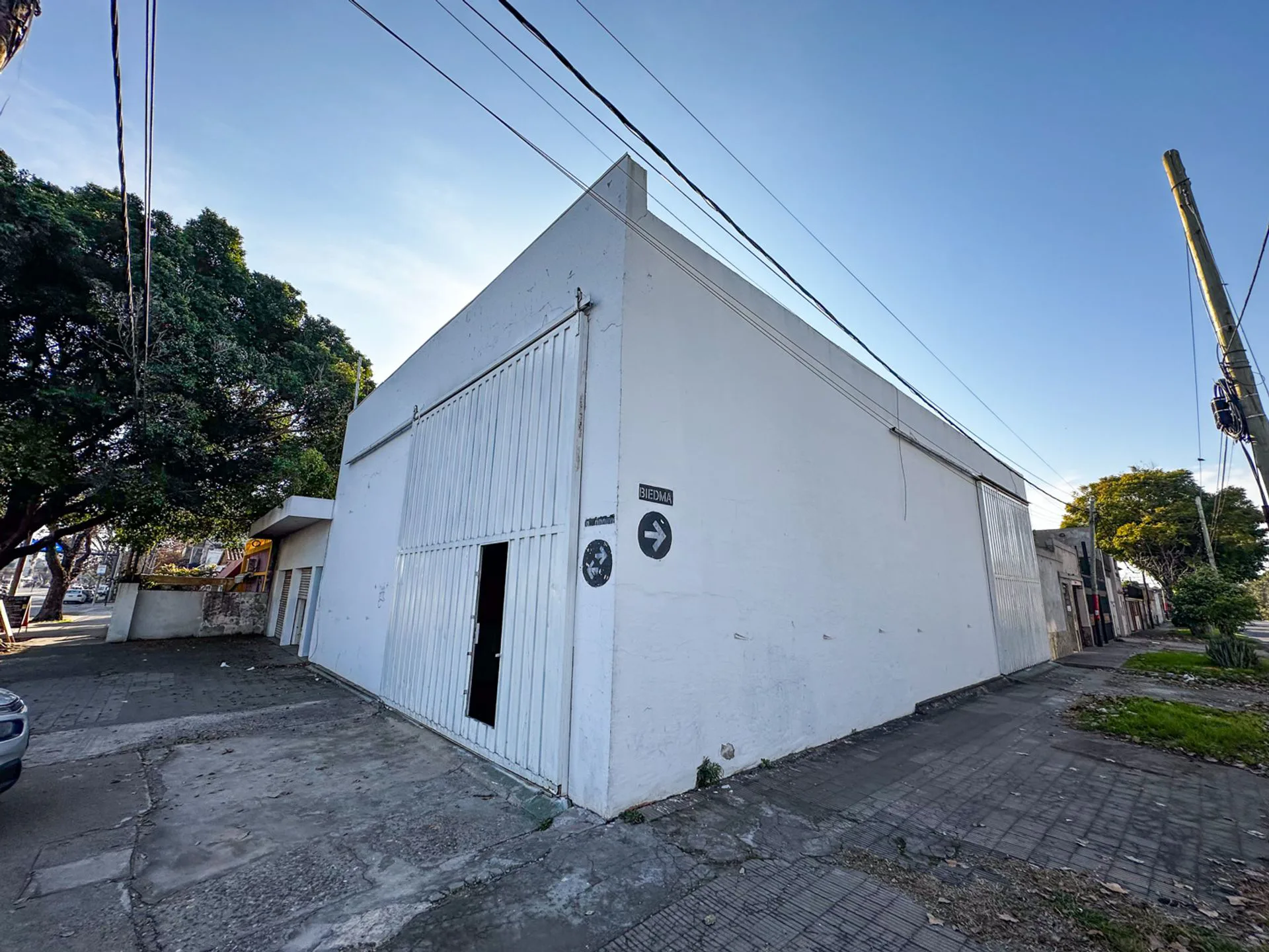 Galpón + Salón en venta sobre Bv. Oroño 402 mt2 foto 4
