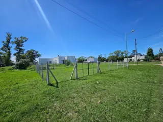 Excelente terreno en venta en la localidad de Lujan foto 2