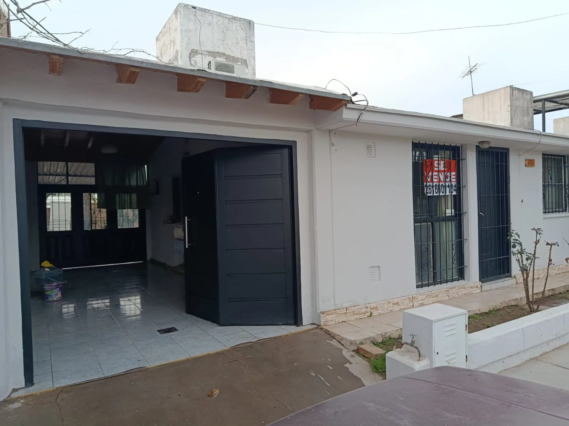 CASA EN VENTA 2 DORMITORIOS + DEPARTAMENTO LUJAN foto 2