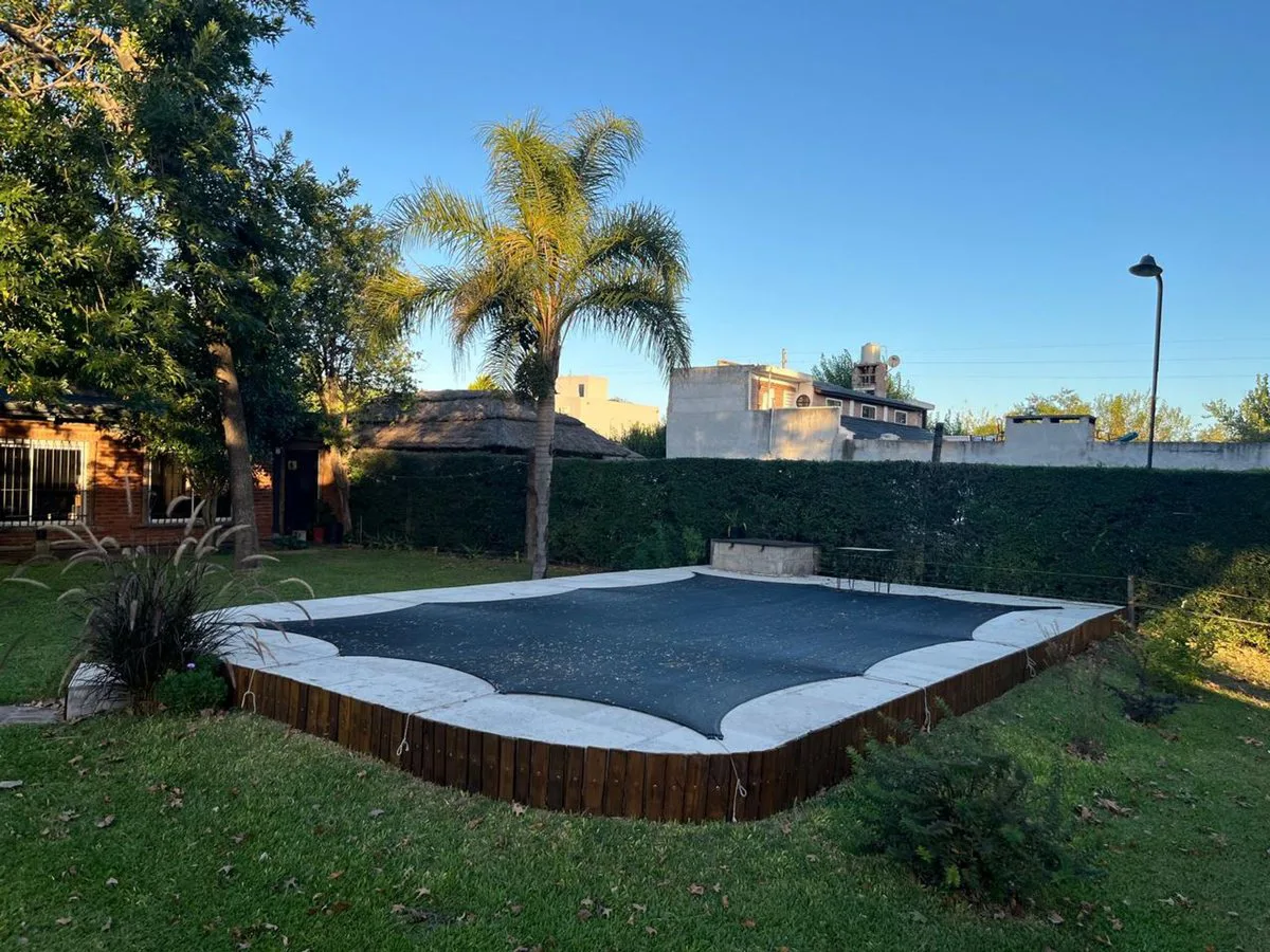 CASA QUINTA CON GRAN LOTE foto 2