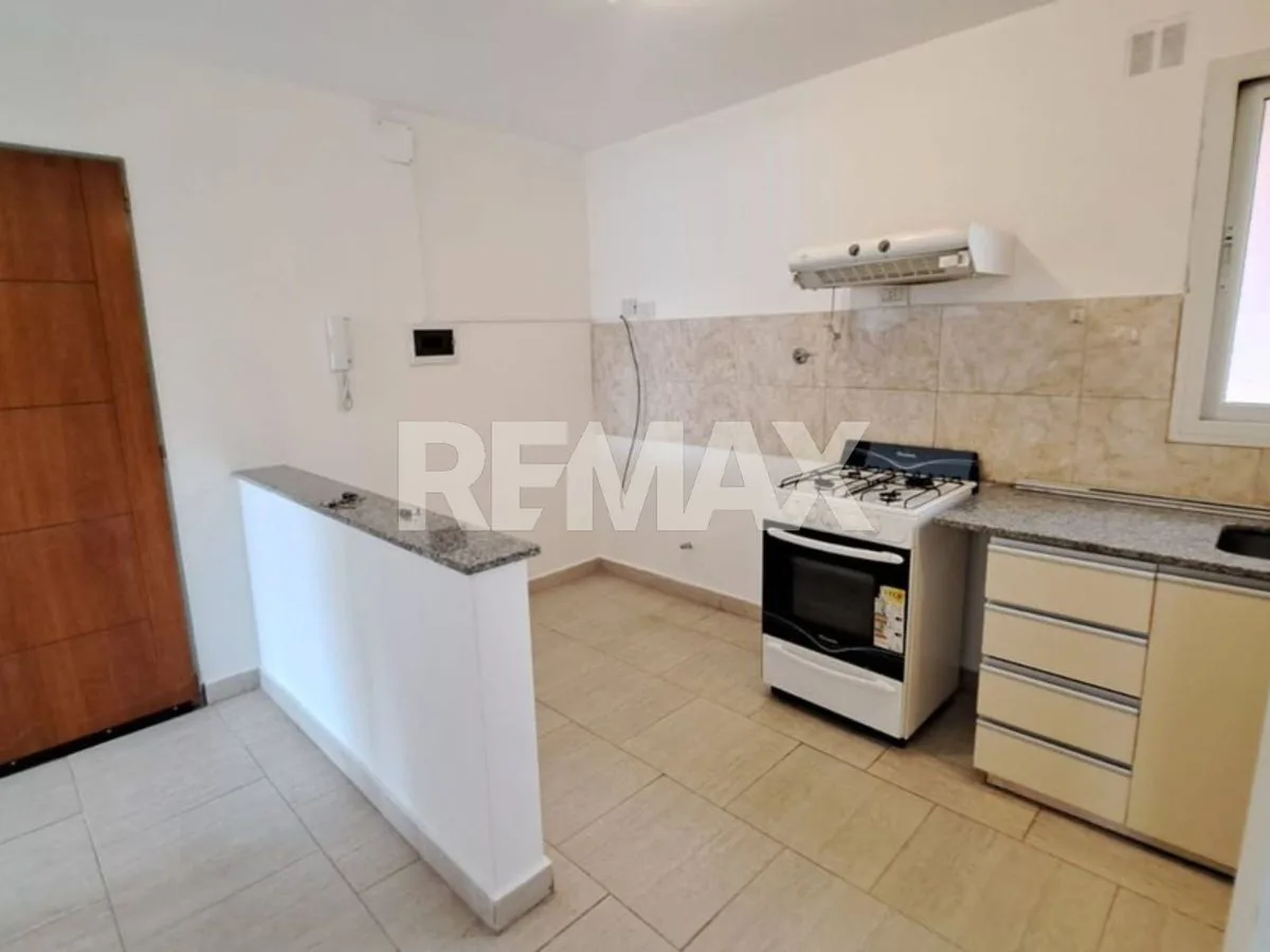 Venta Departamento 2 dormitorios centro Cipolletti foto 2