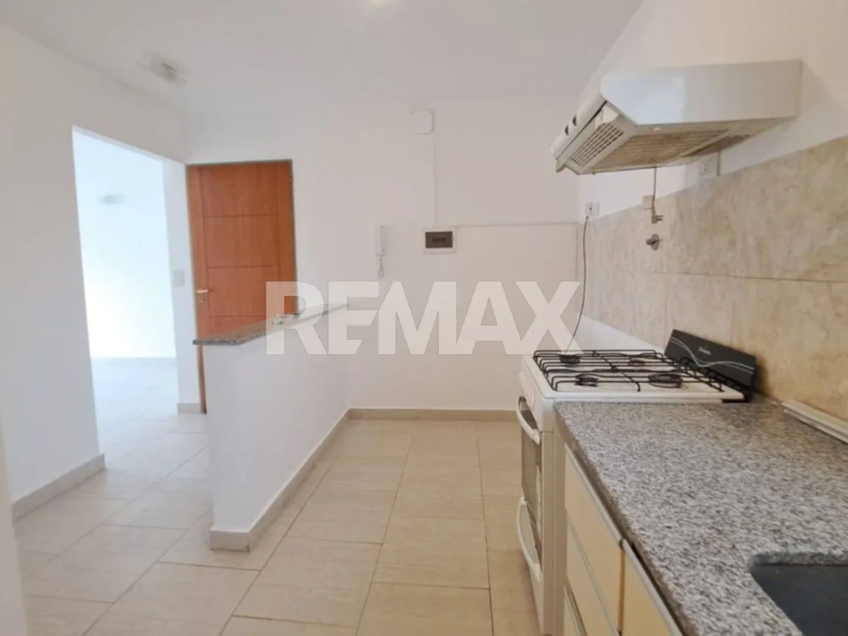 Venta Departamento 2 dormitorios centro Cipolletti foto 5