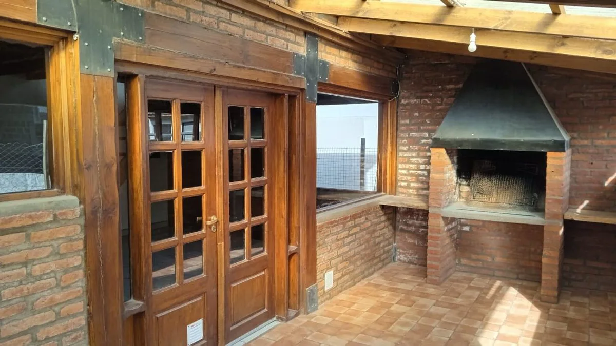 Casa en Esquel con Patio y Quincho. foto 5