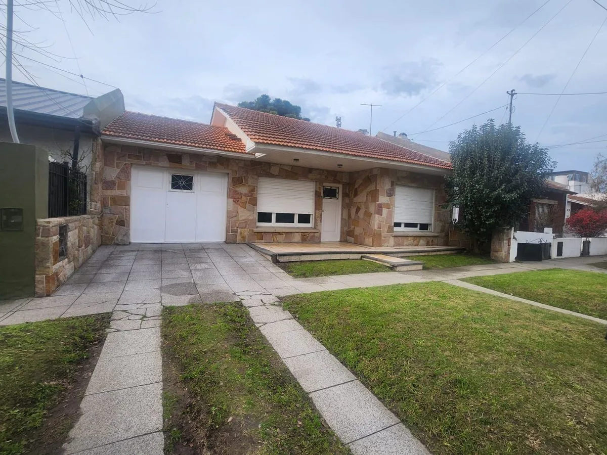 VENTA CASA DE TRES AMBIENTES BARRIO EL PROGRESO foto 2