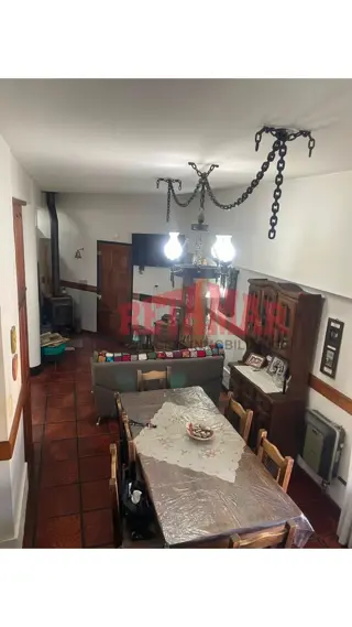Casa en venta en Villa Luzuriaga, 3 ambientes con escritorio, garage y terraza con parrilla. foto 2