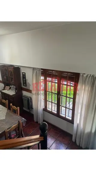 Casa en venta en Villa Luzuriaga, 3 ambientes con escritorio, garage y terraza con parrilla. foto 3