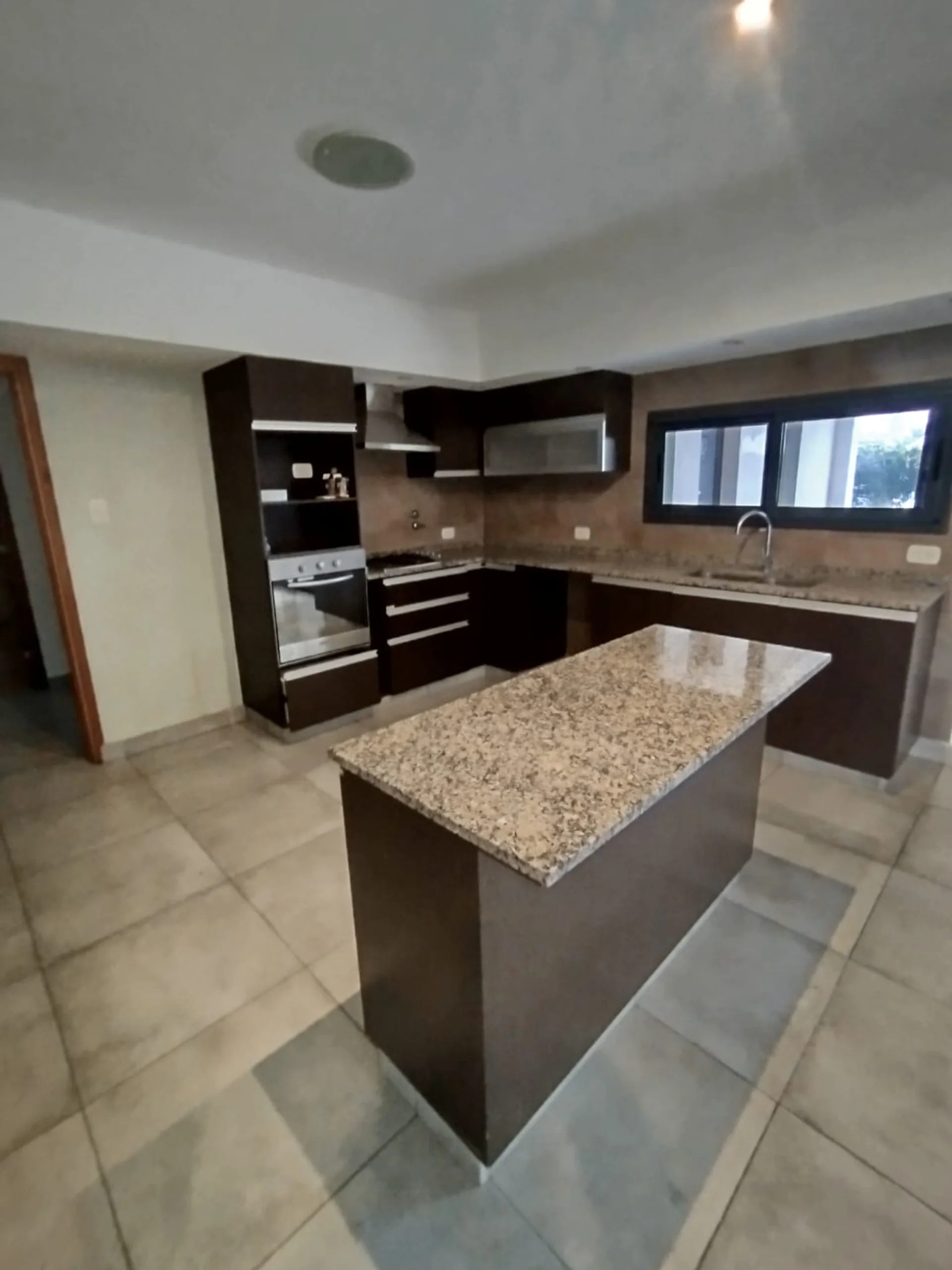 Casa de Categoría en Altos de la Ribera - Alquiler foto 3