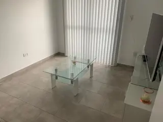 Departamento dos ambientes con cochera y balcon foto 4