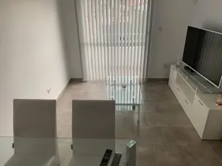 Departamento dos ambientes con cochera y balcon foto 5