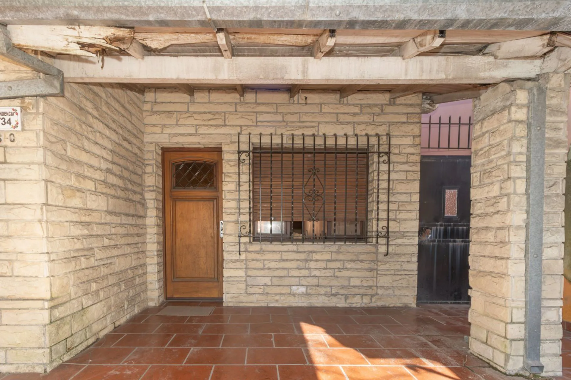 CASA EN VENTA CARAPACHAY EXC. UBICACION 2/3 AMB. foto 3