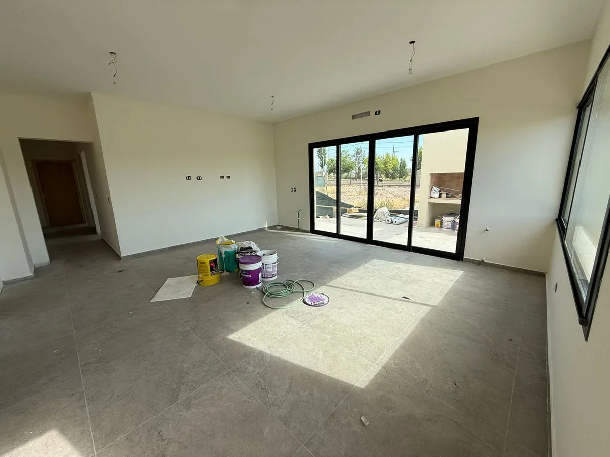 Casa en Venta - Bº Privado La Quebrada - Lujan foto 2