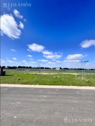Silvestre - Lote al agua de 716 m2 - con posibilidad de financiación. foto 3