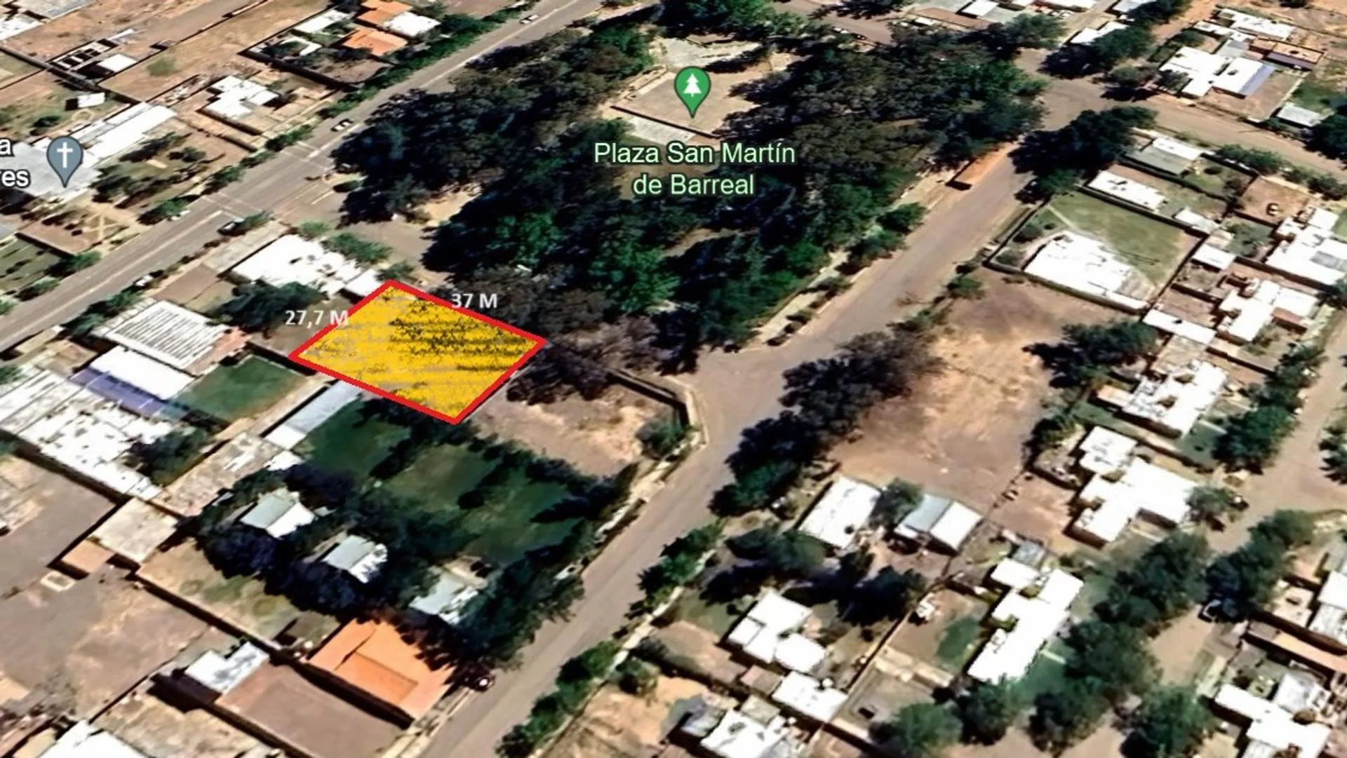 VENTA TERRENO 942 M2 FRENTE DE LA PLAZA EN BARREAL foto 3