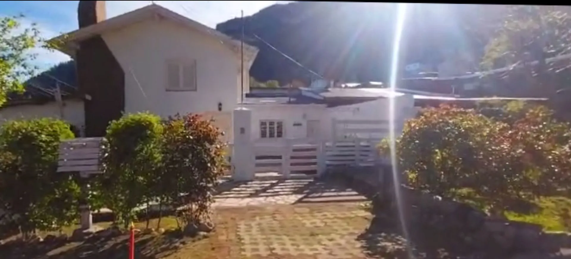 RE/MAX VENDE CASA PH,ZONA CENTRO CON COCHERAS foto 3