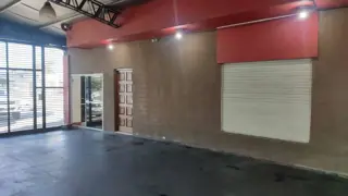 Alquiler de importante local con vivienda en Longchamps foto 3