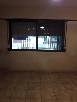 Venta Casa a Reciclar con Estupendo Lote 9,30 X 51 Lanus Este foto 5