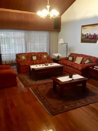 Hermosa casa de 2 plantas con lote de 20x55 foto 2