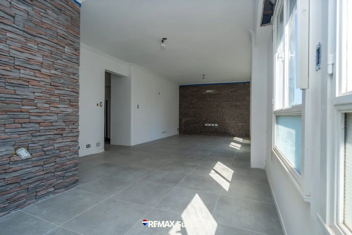 VENTA PISO CENTRICO 100% RENOVADO foto 2