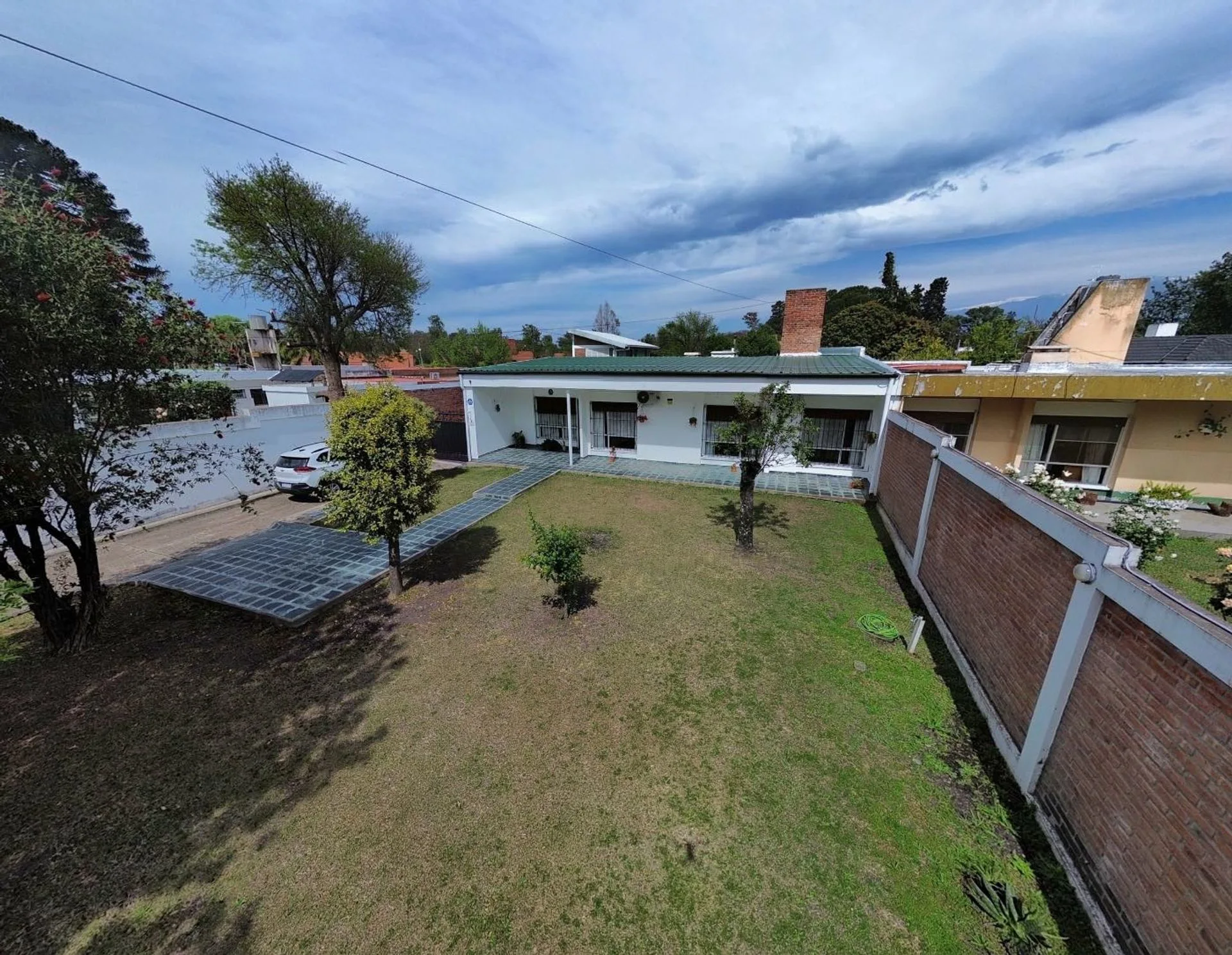 VENTA CASA + 300 M2 C/ PILETA LOMA GOLF PALPALA foto 4