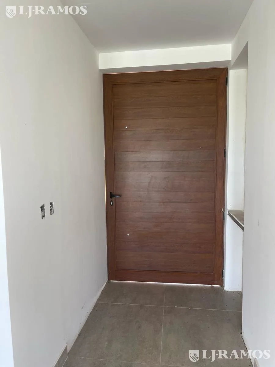 Casa en Venta sobre Lote interno El Naudir con pileta PG foto 2