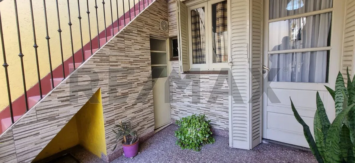 VENTA CASA AMPLIA AVELLANEDA PATIO DOS COCHERAS foto 3