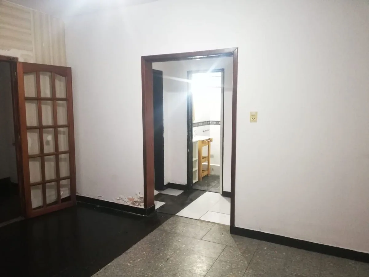 VENTA DE CASA 6 AMB REMEDIOS DE ESCALADA-LANUS foto 3
