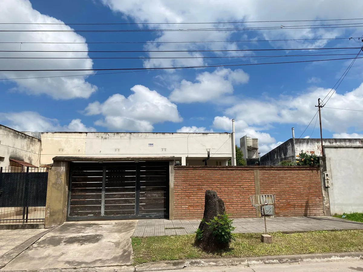 VENTA CASA 3 DORMITORIOS -PARAGUAY 4200- APTA CRED foto 2
