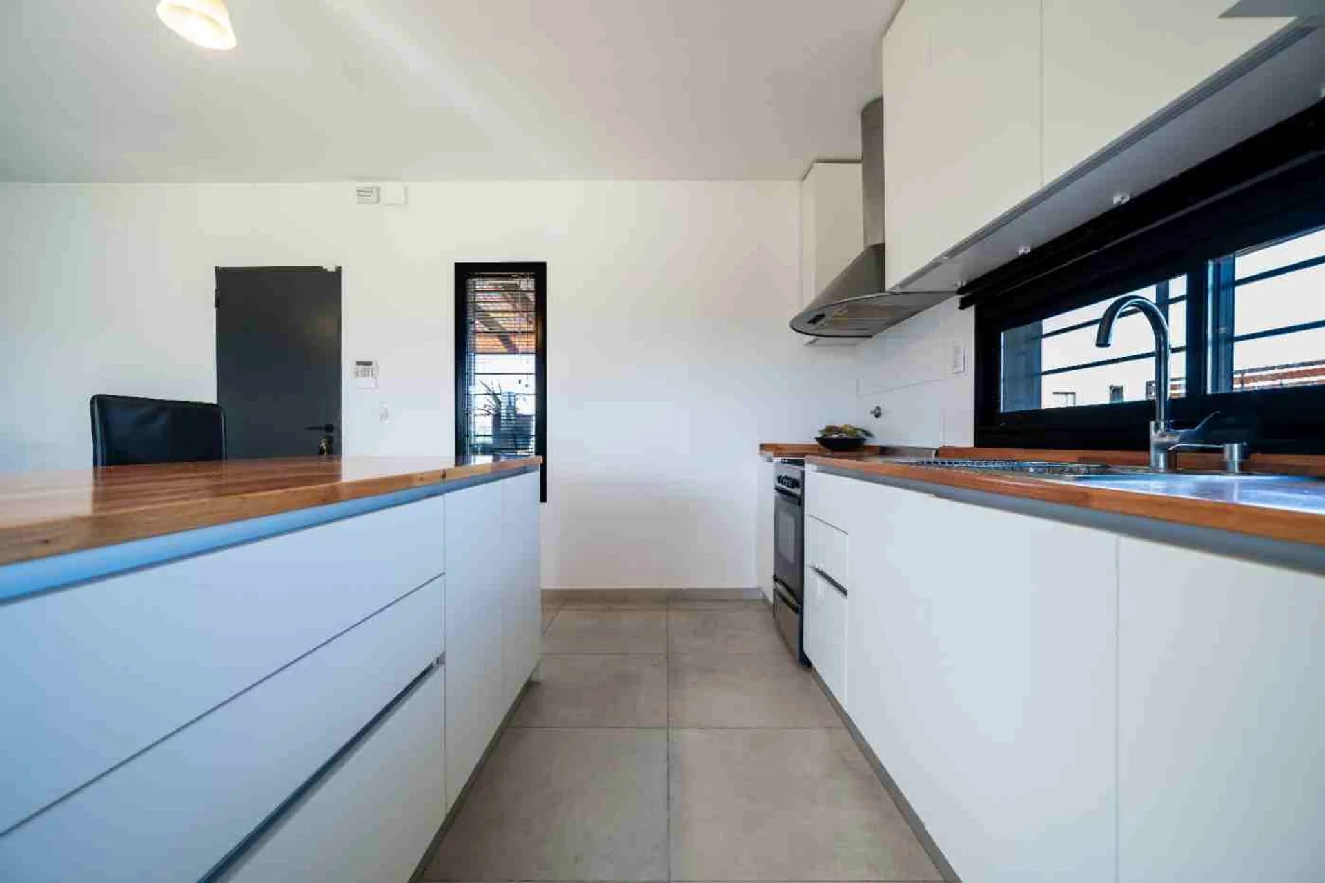 VENTA CASA EN ESQUINA - DON MATEO- FUNES foto 4